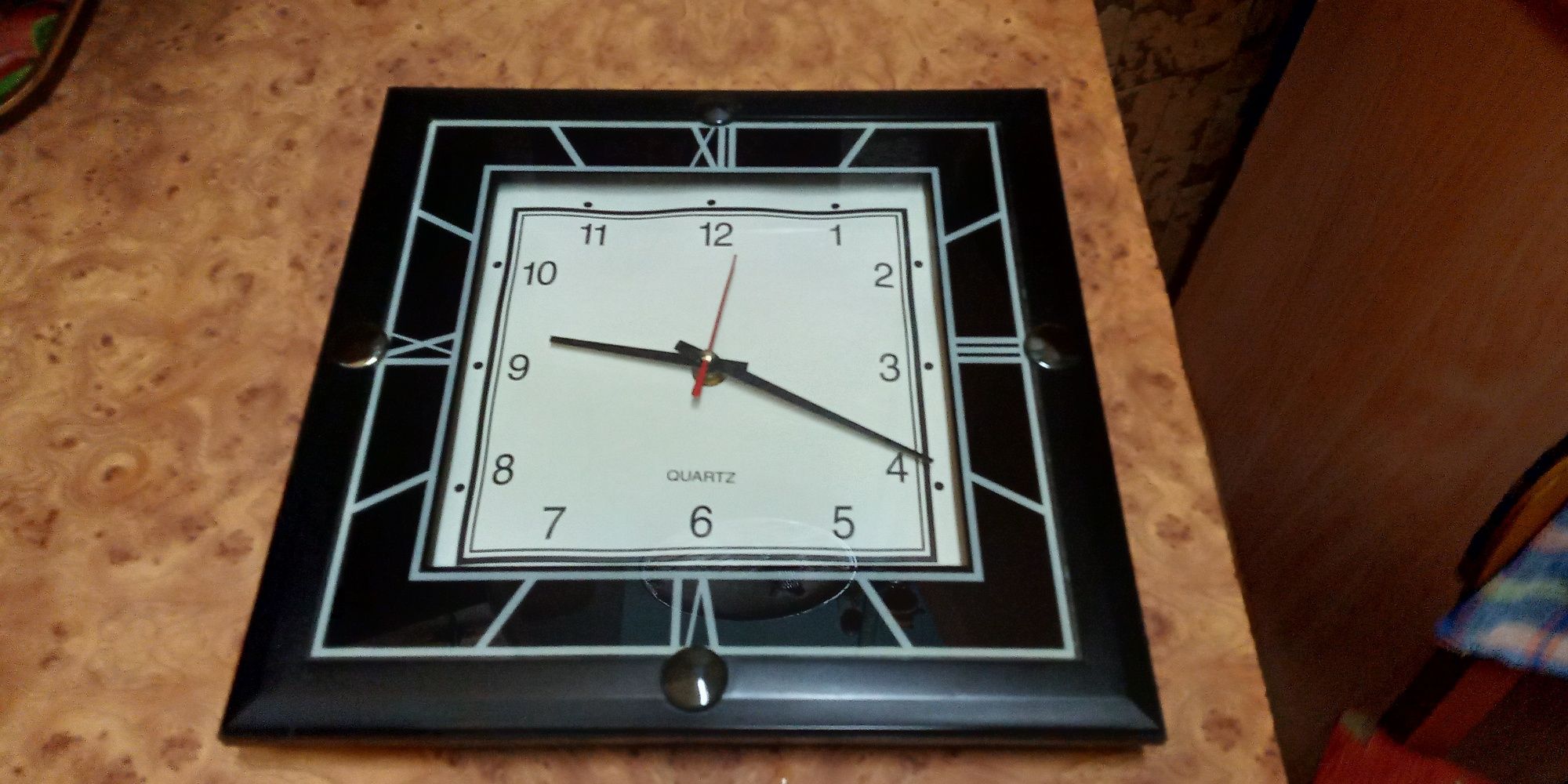 Duży zegar ścienny średnia 30 cm
