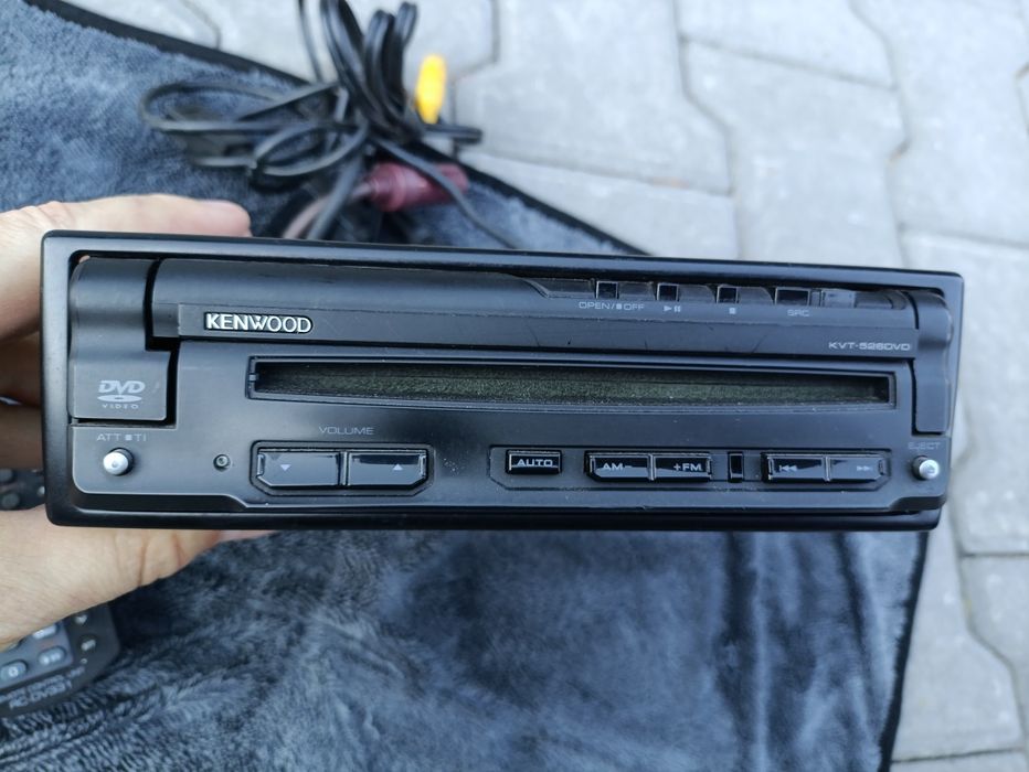 KENWOOD  с выезжающим экраном