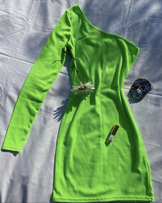 Красива літня сукня