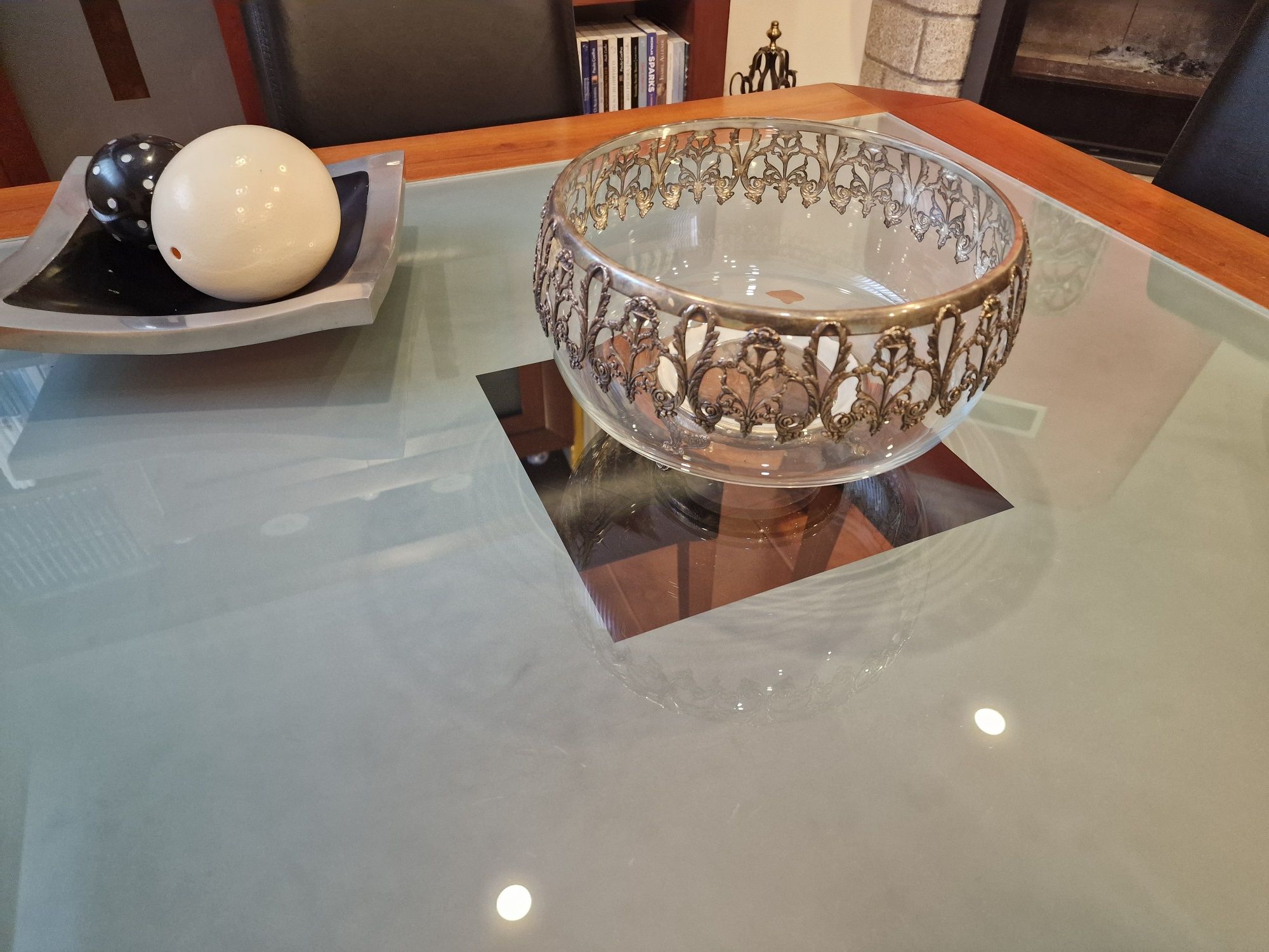 Conjunto de mesa de jantar em madeira com tampo de vidro + 4 cadeiras