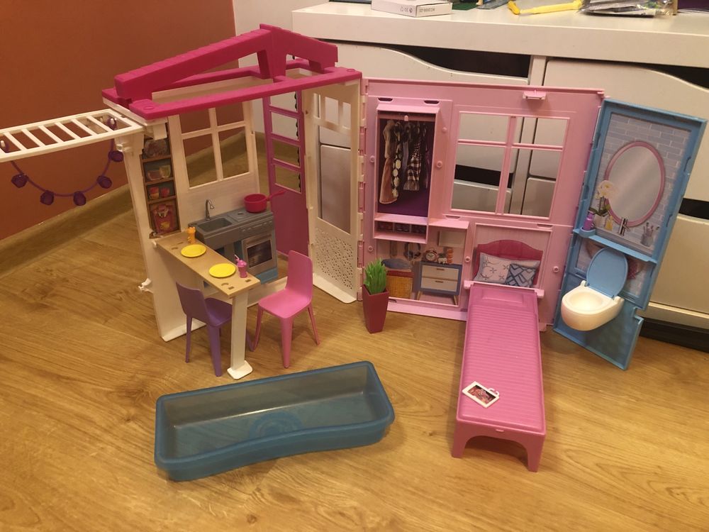 Domek Barbie Mattel przenośny