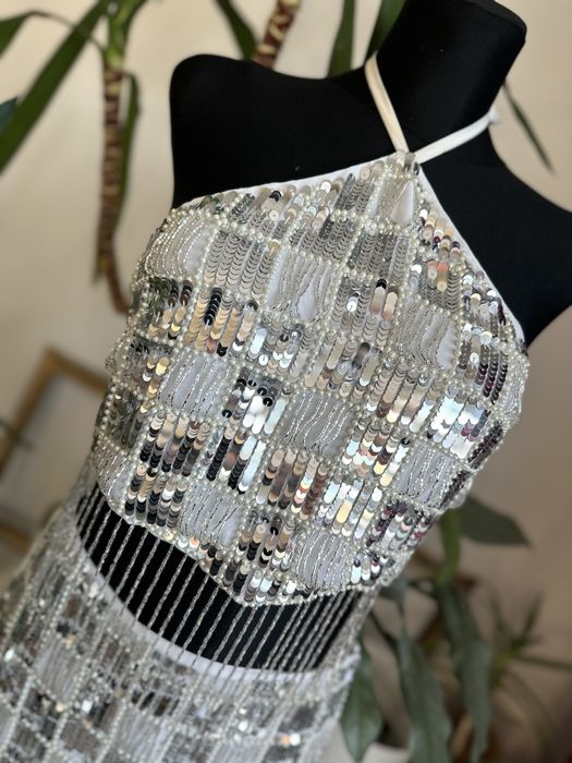 Srebrna cekinowa sukienka midi frędzle asos L 40 top spódnica