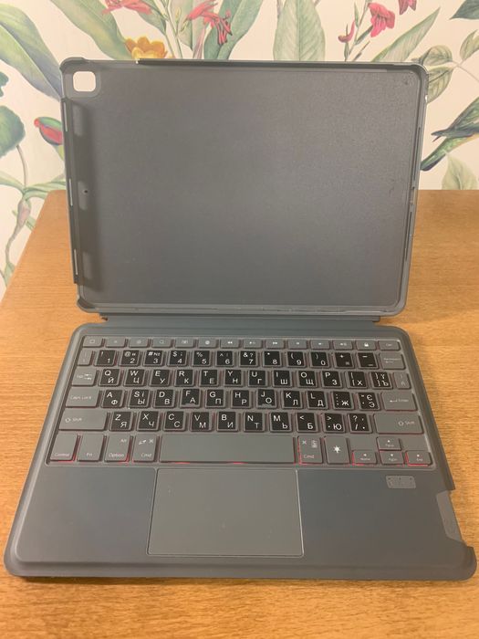 Блютуз клавіатура для iPad з чохлом для планшета iPad 9