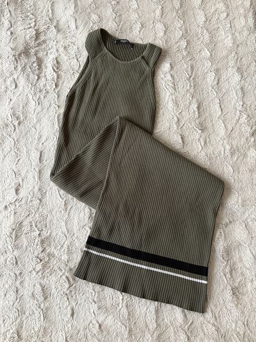 Długa sukienka prążkowana Mango S khaki