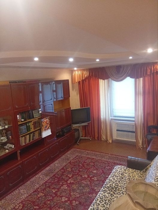 Хозяйка!!! Продам свою 3х комн. квартиру 72м2. Вид на лес и озеро.