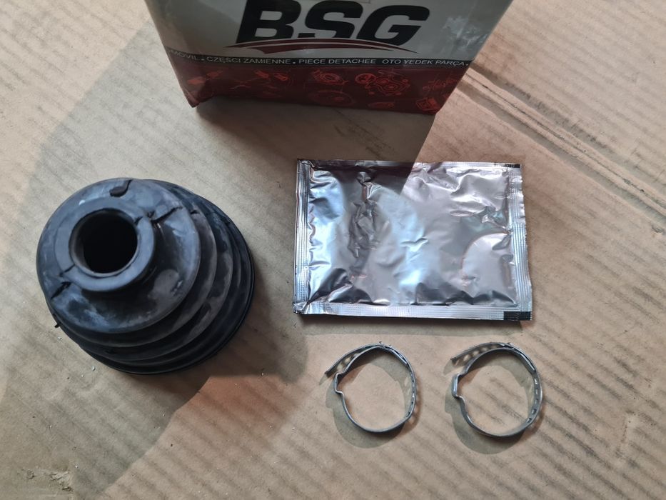 Пильник ШРУСа BSG 30-705-014 FORD Connect