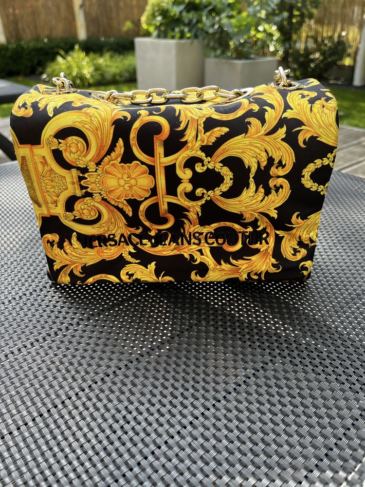 Torebka Versace Couture na łańcuszku