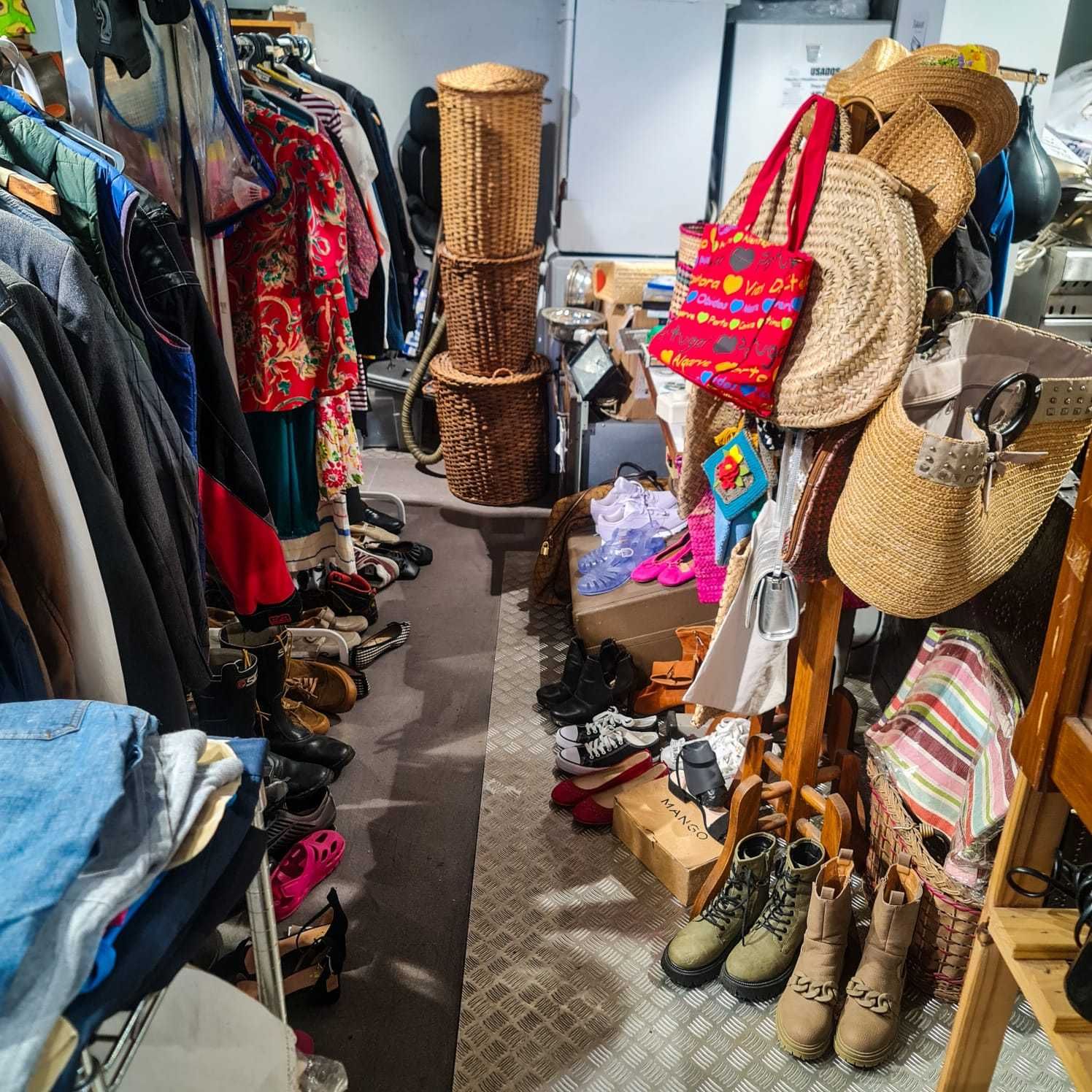 Botas Seaside Woman Tam. 37 – Cano Médio c/ Corrente e Sola Tratorada