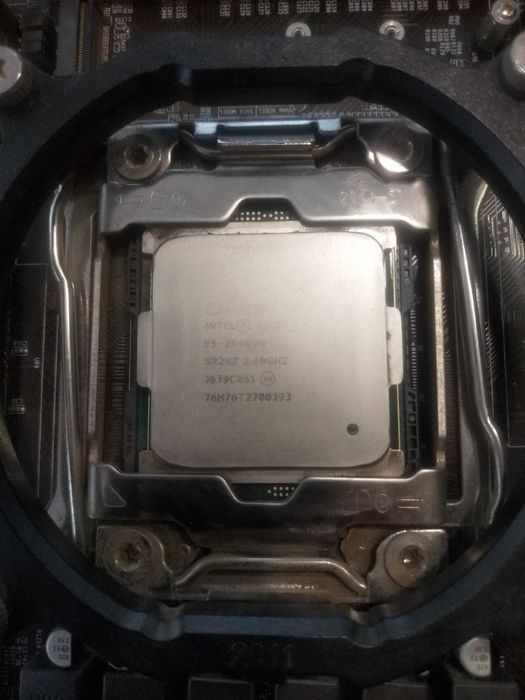 Продам комплект на 2011v3 сокеті: материнка+проц+пам'ять+охолодження