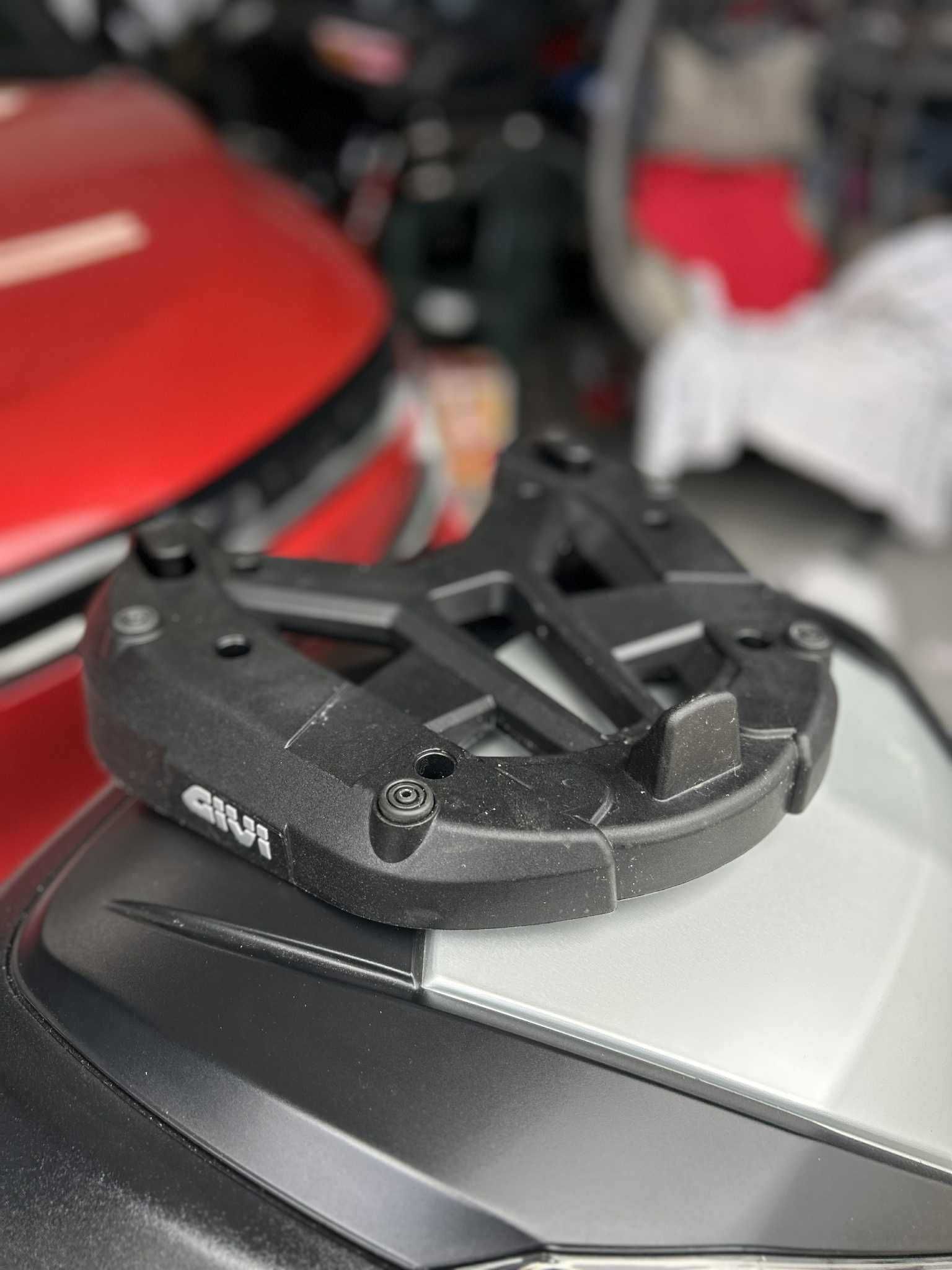 Mala e acessórios de viagens GIVI