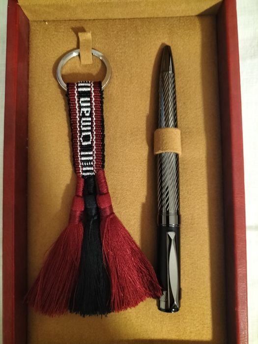 Caneta + porta-chaves