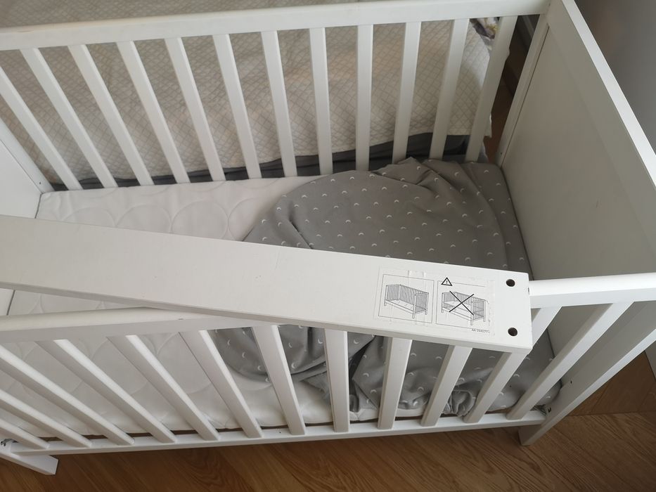 Łóżeczko 120x60 drewniane z nowym materacem Ikea