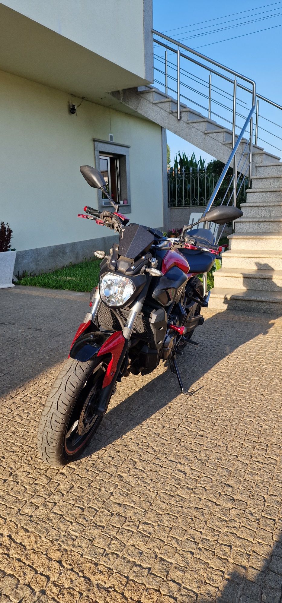 Yamaha MT 07 - como Nova