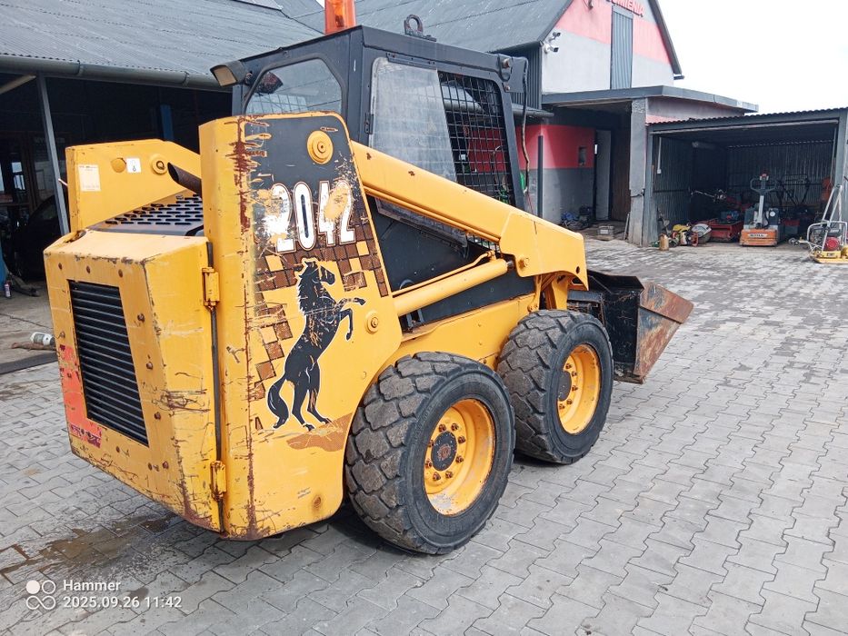 Miniładowarka Mustang 2042 Bobcat Ładowarka