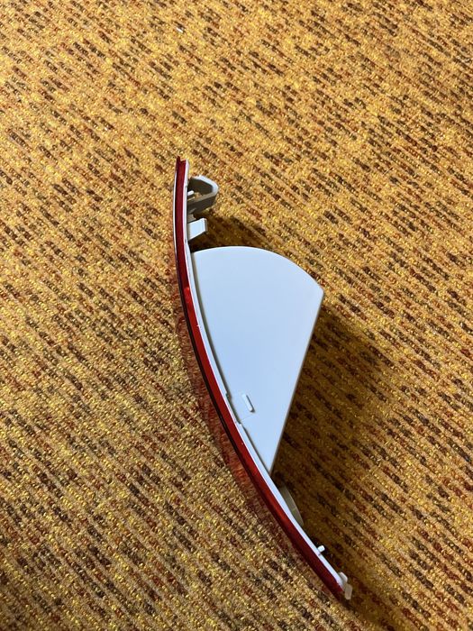 Отражатель правый Вольво