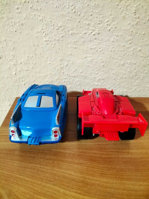 Круті машинки трансформери. Ціна вказана за 1 шт.