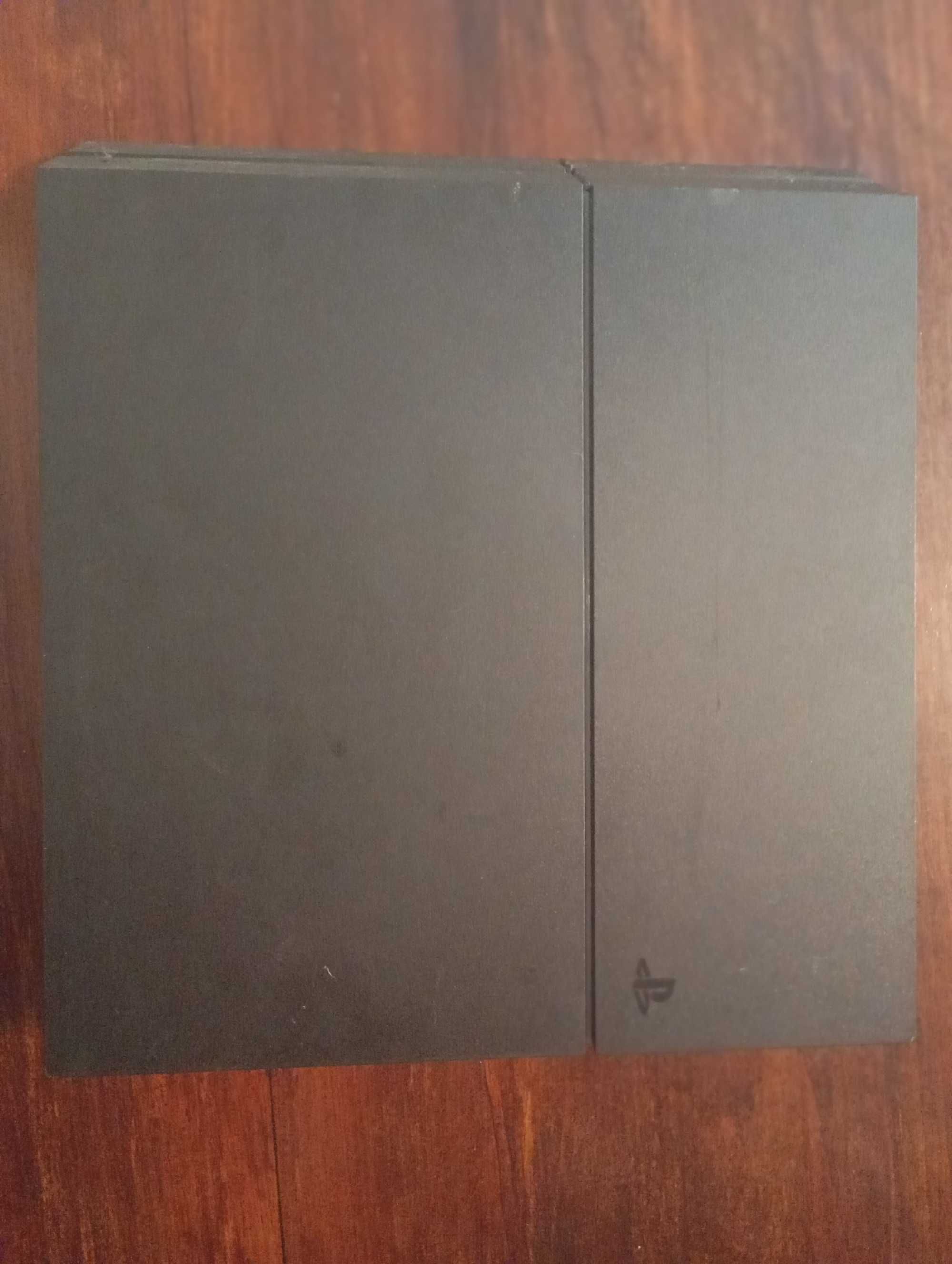ps 4 fat+podstawka ,1 pad  i 5 gier