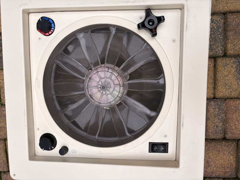 Dometic Fantastic okno dachowe kamper