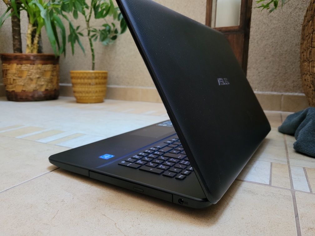 Laptop Asus- Intel, 4gb ram, dysk 1000gb!, Super bateria, Jak nowy!