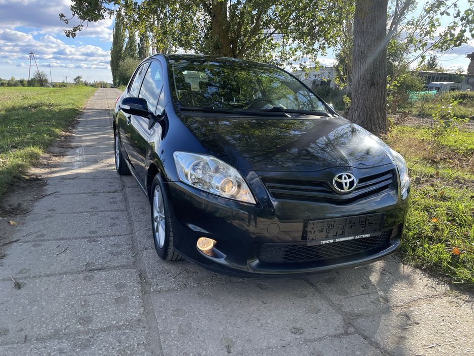 Toyota auris 2012r