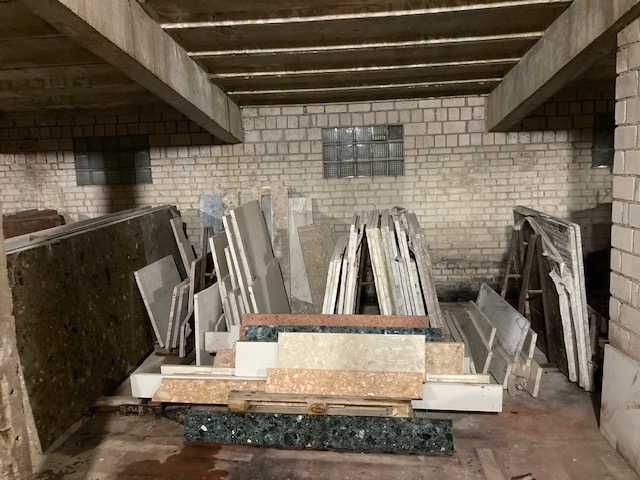 Płyty włoskiego konglomeratu marmurowego (slaby)