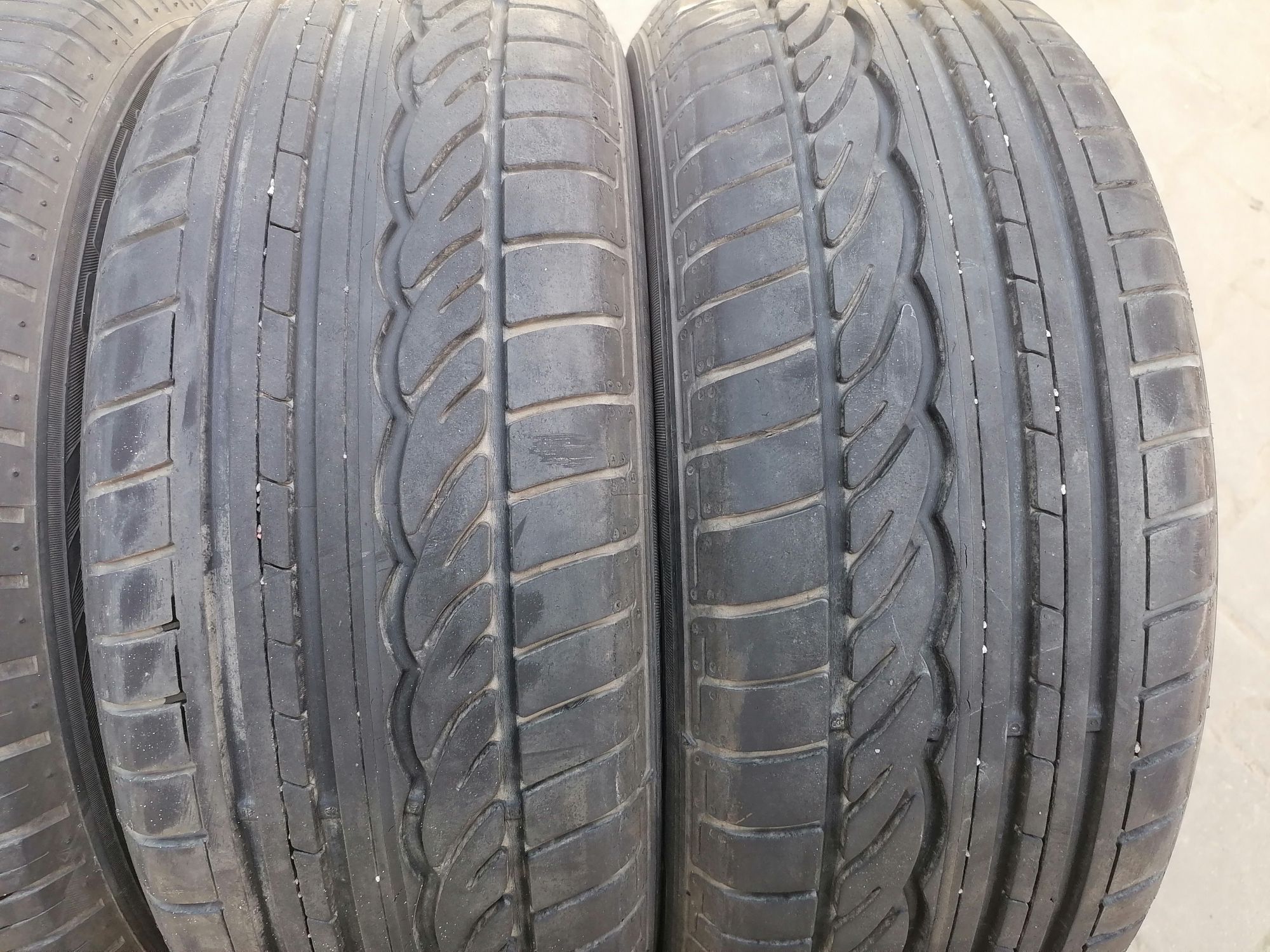 195/55R16 Dunlop і Maxxis дві пари.