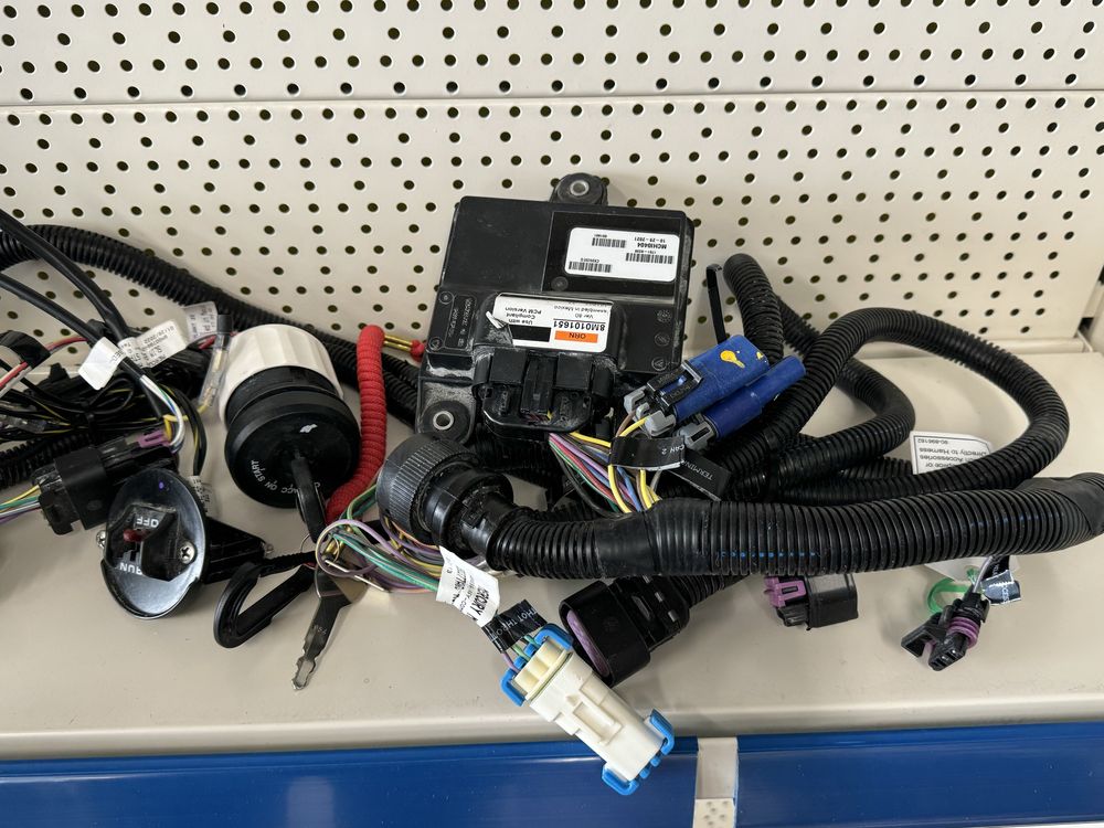 manetka elektroniczna Mercury z  wizaką do silnika