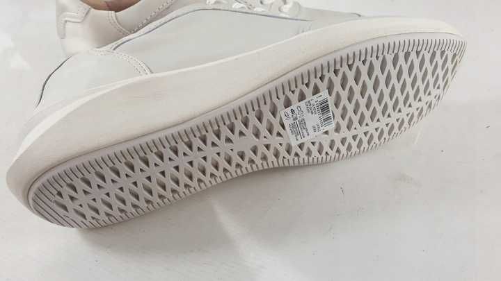 Clarks buty do biegania Clarks Sneakersy Un Rio Mix rozmiar 40