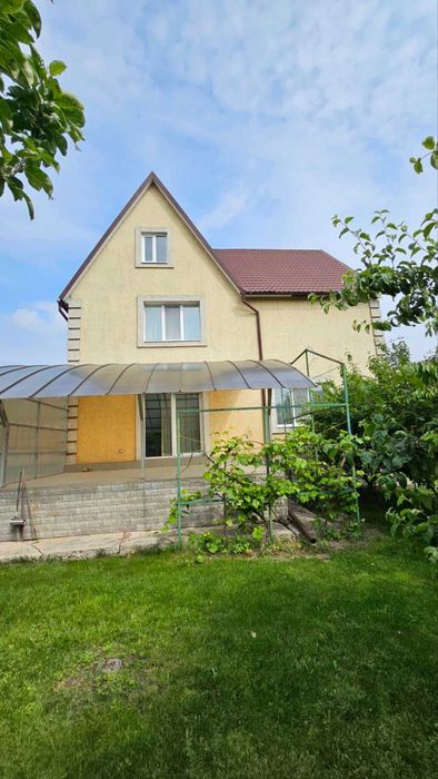 Боярка вул. Ягідна. Будинок, 7 кімнат, гараж. підвал, 6 соток землі.