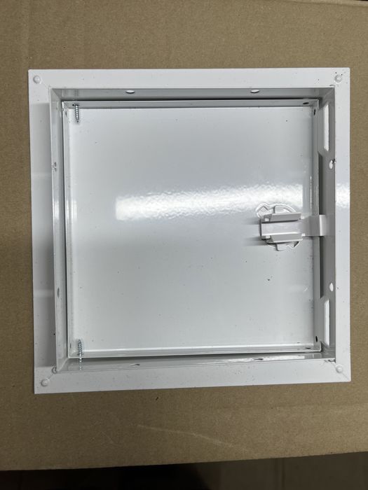 Дверца для ревизий металлическая 18,5 см на 18,5 см