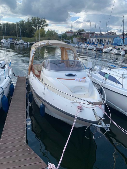 Jacht motorowy łódź kabinowa z 2007 roku