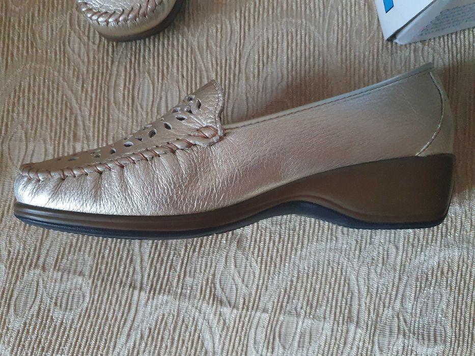 Макасіни жіночі шкіра.кросівкиПродам жіноче шкіряне ортопедичне. 3 па