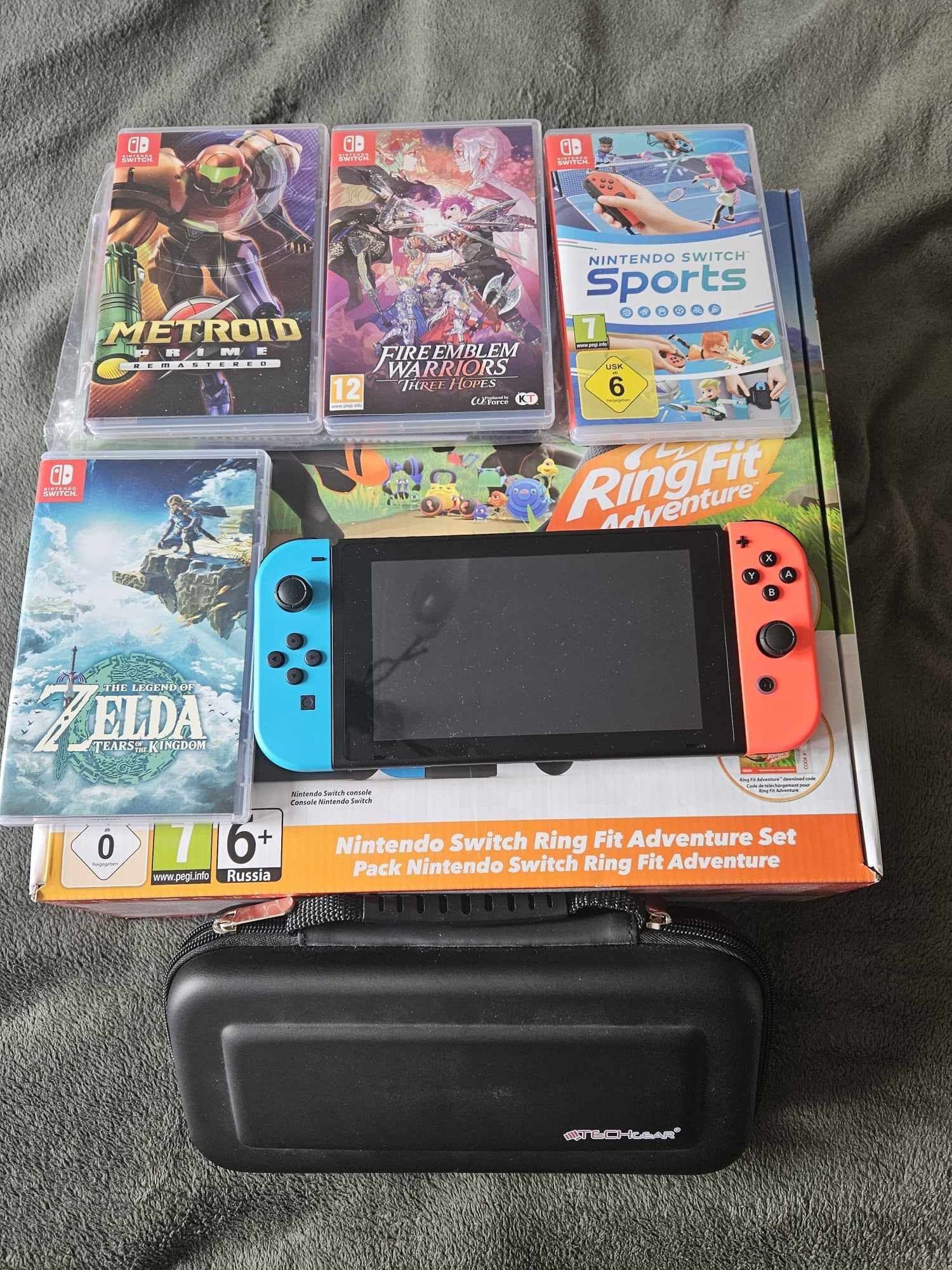 Zestaw konsola Nintendo Switch V2 + 4 gry