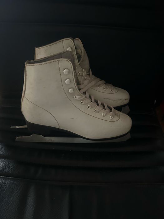 Коньки для льда 2 пары в наличии 39 и 40 размер