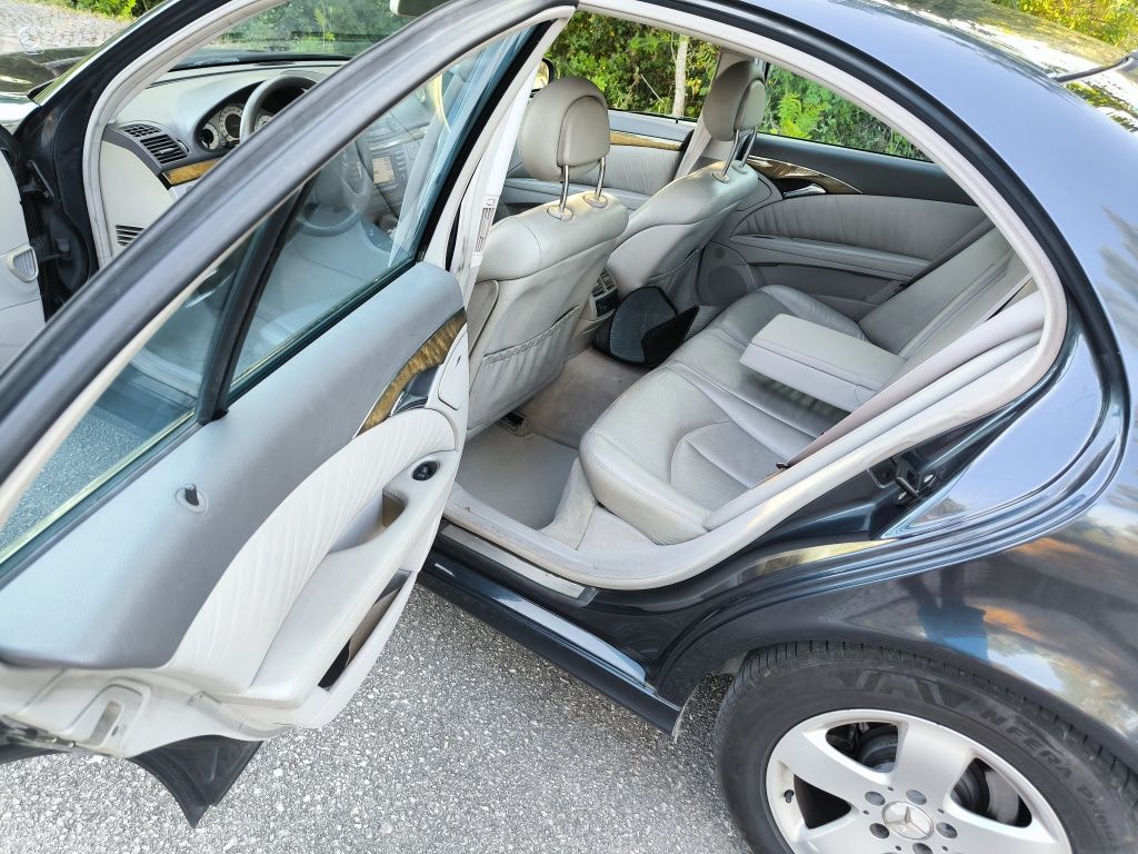 Mercedes-Benz E 320 CDi Avantgarde - Revisoes na Marca - 1 dono