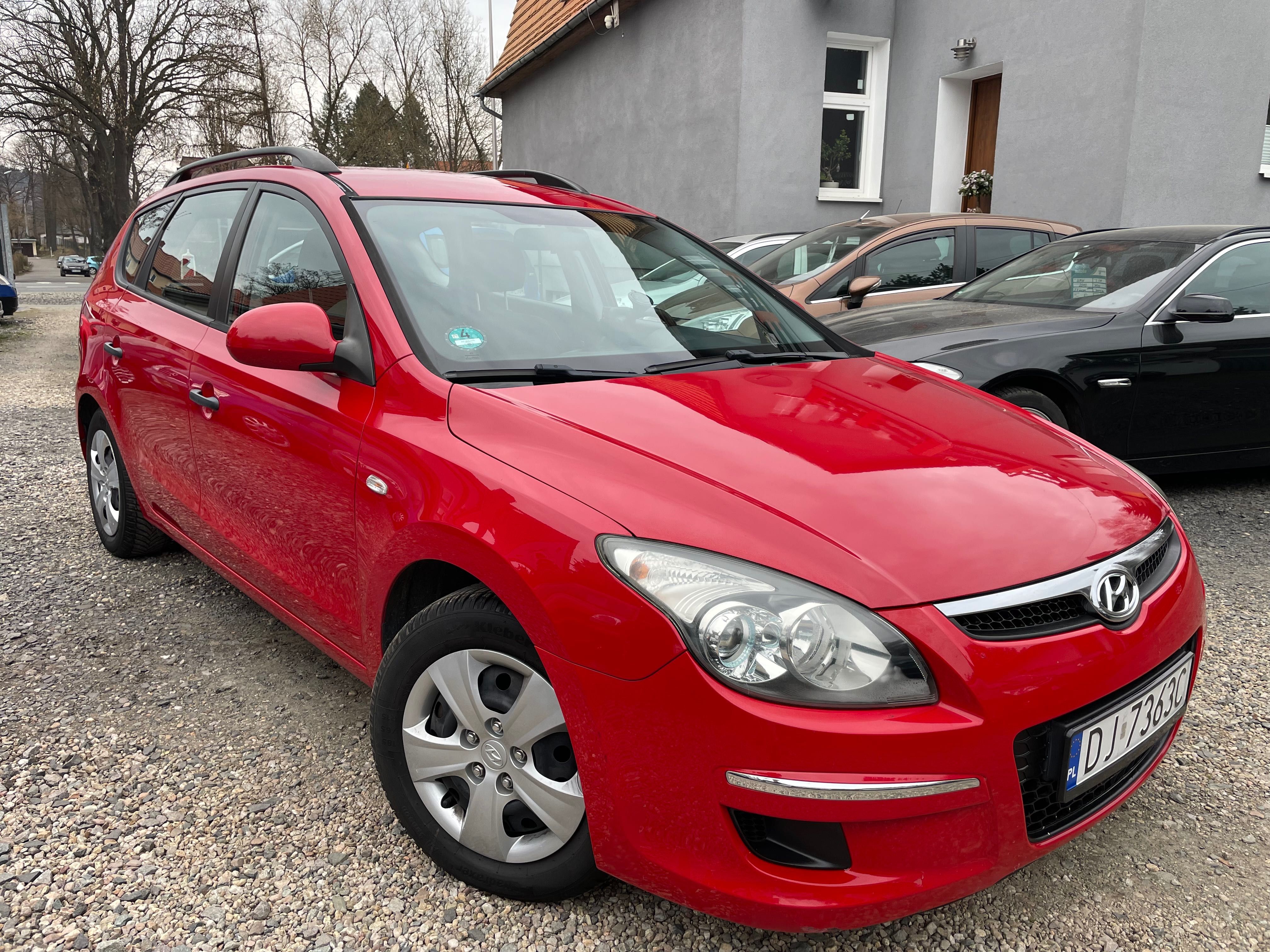 HYUNDAI i30 CW 2009 r.1.4 benz + gaz 109 KM*Klima*NAVI*Zarejestrowany