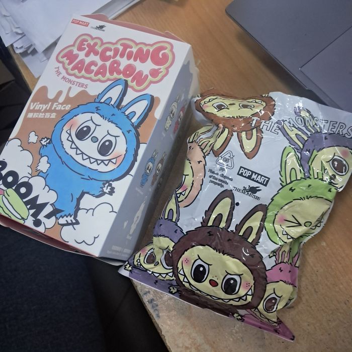 Labubu lafufu maskotka brelok potworek seria Exciting macaron kolor lo