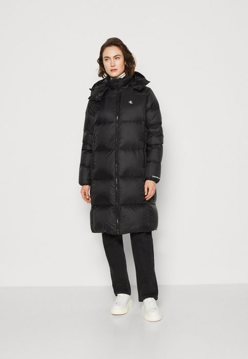 Płaszcz puchowy czarny za kolana Calvin Klein M