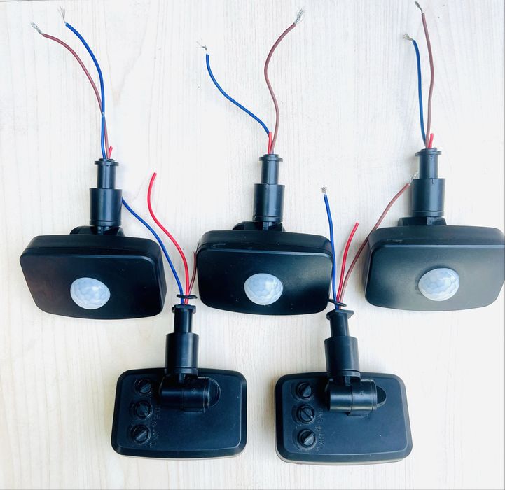 Прожектори  220 v з датчиком та без Lezard/Floodlight/AreaI 10W-200W