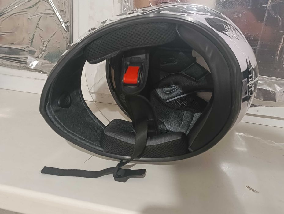 Шлем  dayu в хорошо состоянии