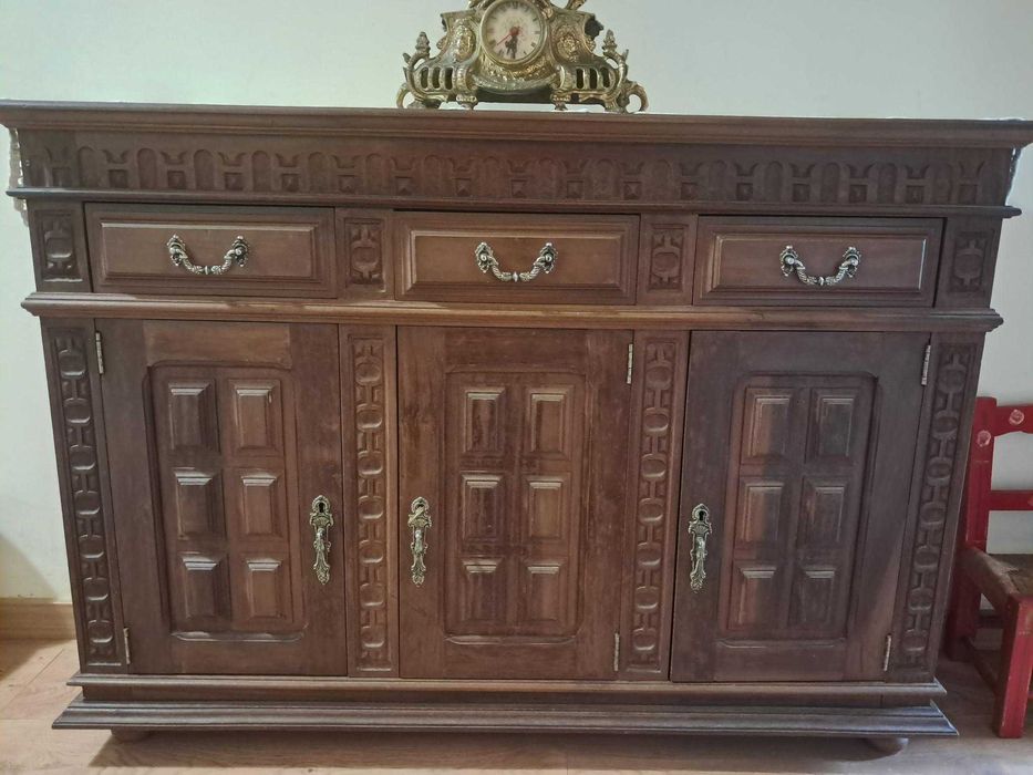 Armário/Aparador antigo de madeira