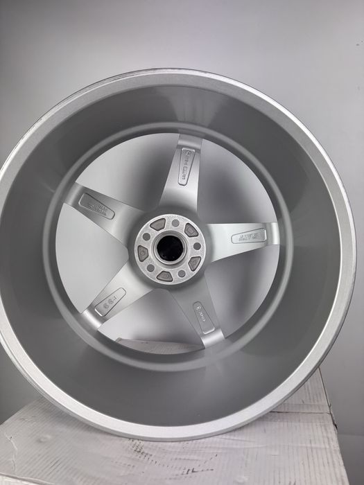 Диски OXIGIN R21 5x114,3 10.5 ET52 DIA72.6 Flow Forged
