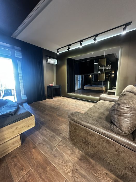 Дельмар апартаменты , VIP Мост Сити