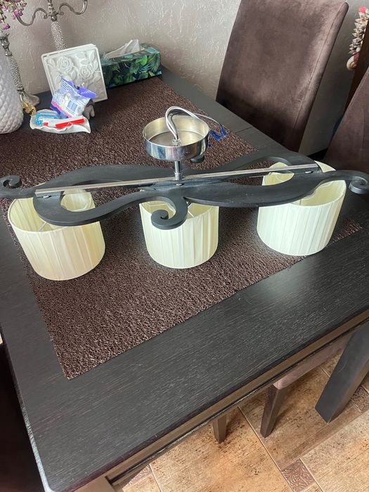 Люстра потолочна  на 3плафони