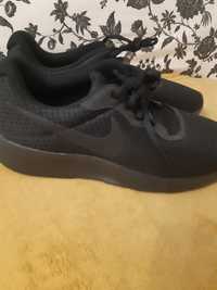 Buty NIKE   rozmiar 44