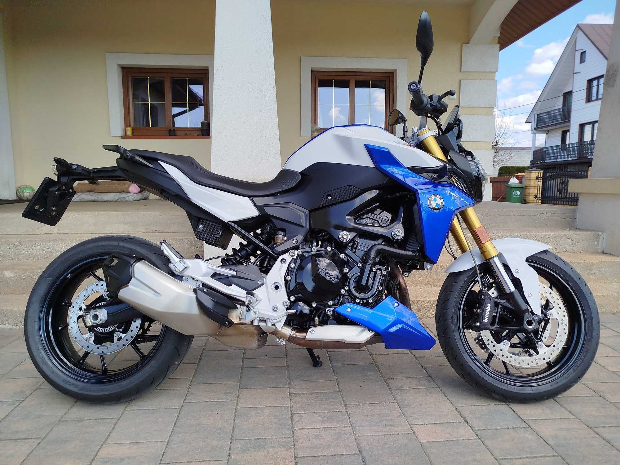 BMW F900 R, rok 2022