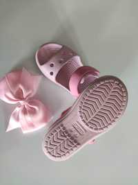 Sandalias crocs rosa, tamnho 9