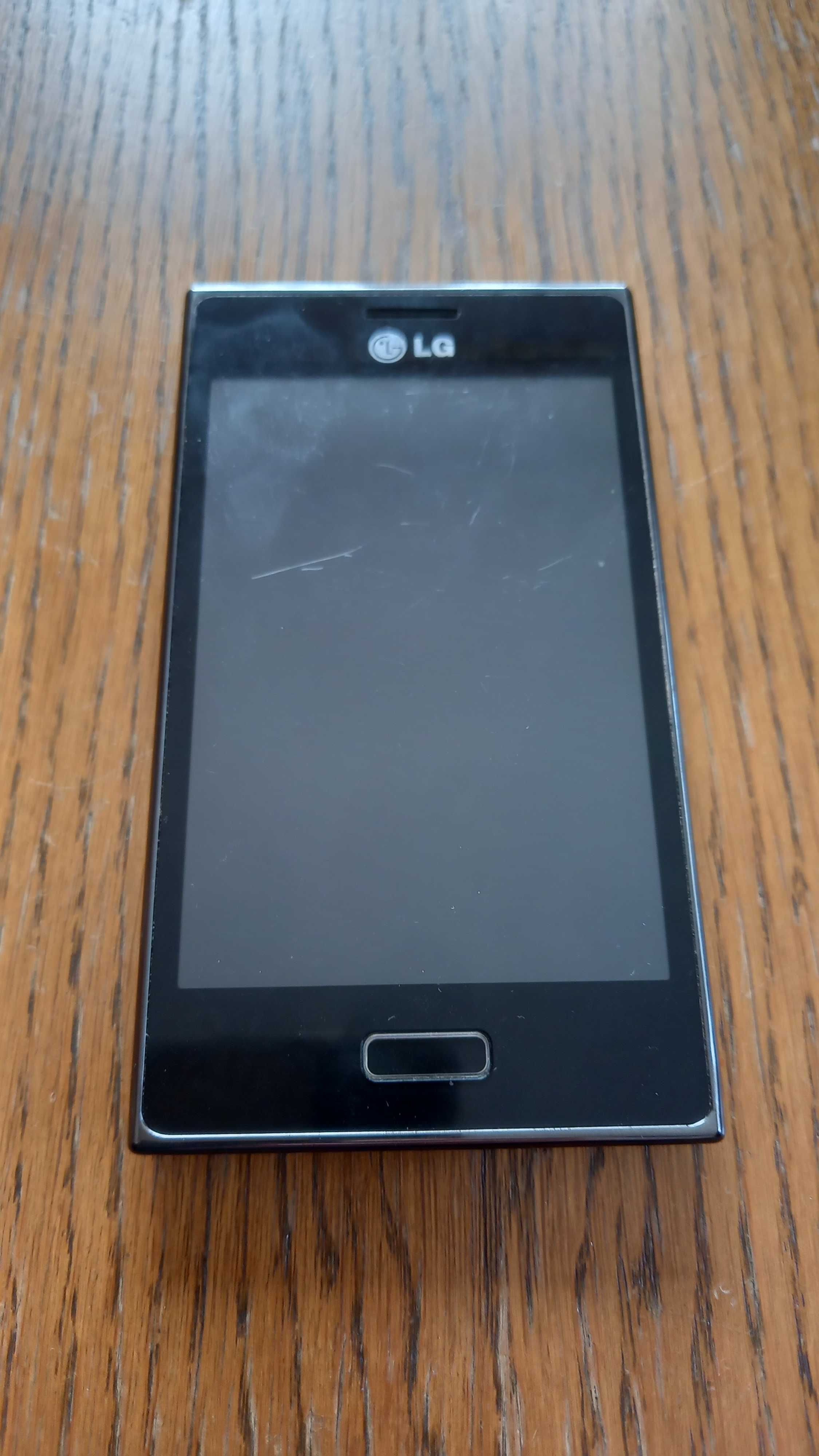 Telefon LG-E610 czarny