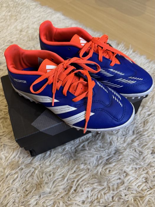 Сороконіжки Adidas. Оригінал! З оф.магазину. Розмір 37. Стан нових!