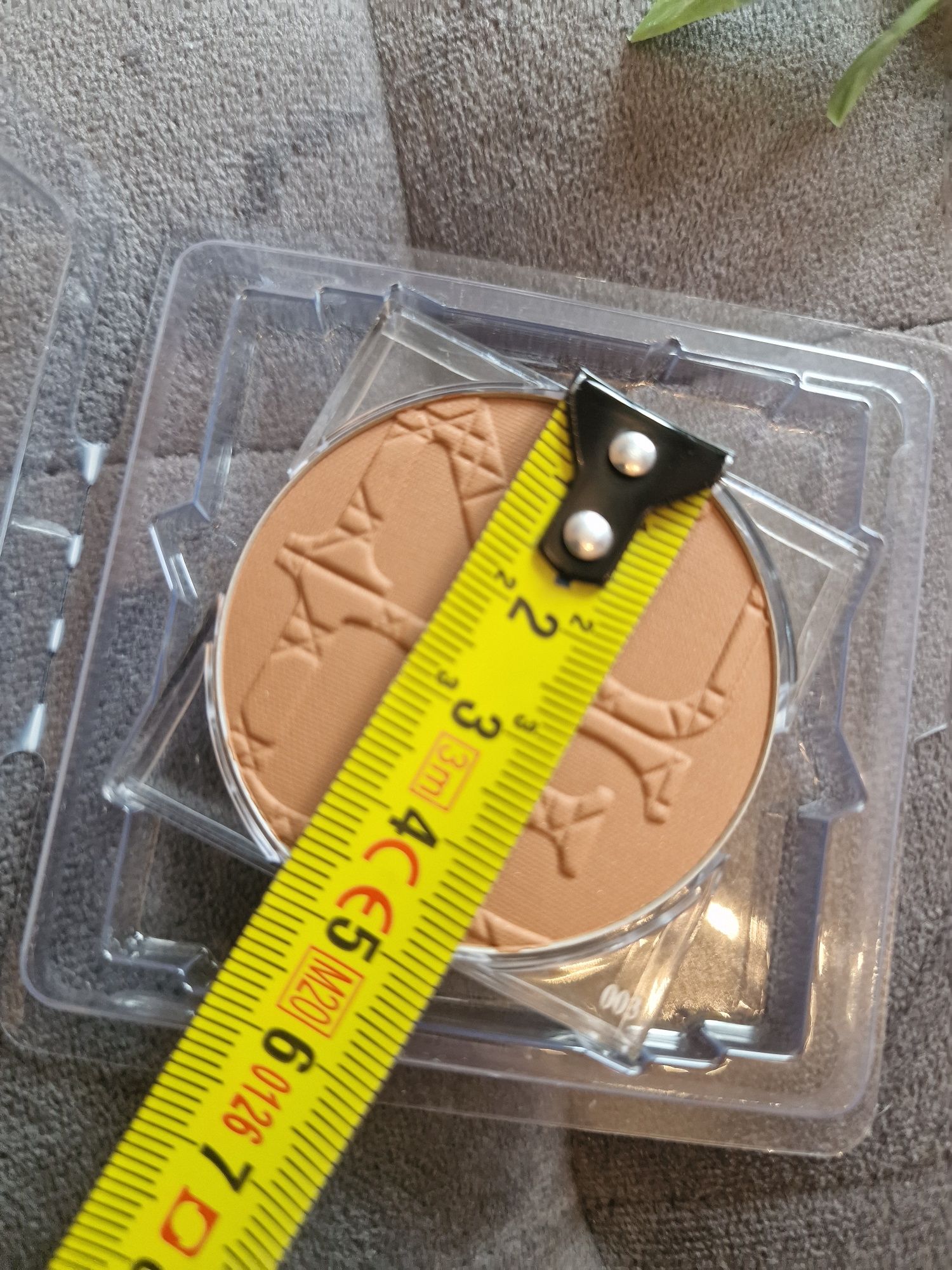 Bronzer Dior nude Kolor 003 ze złotymi drobinkami